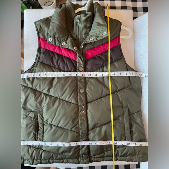 2006 Old Navy Puffer Vest Retro Ski Style Dark Green,Pink and Purple - Picture 8 of 8